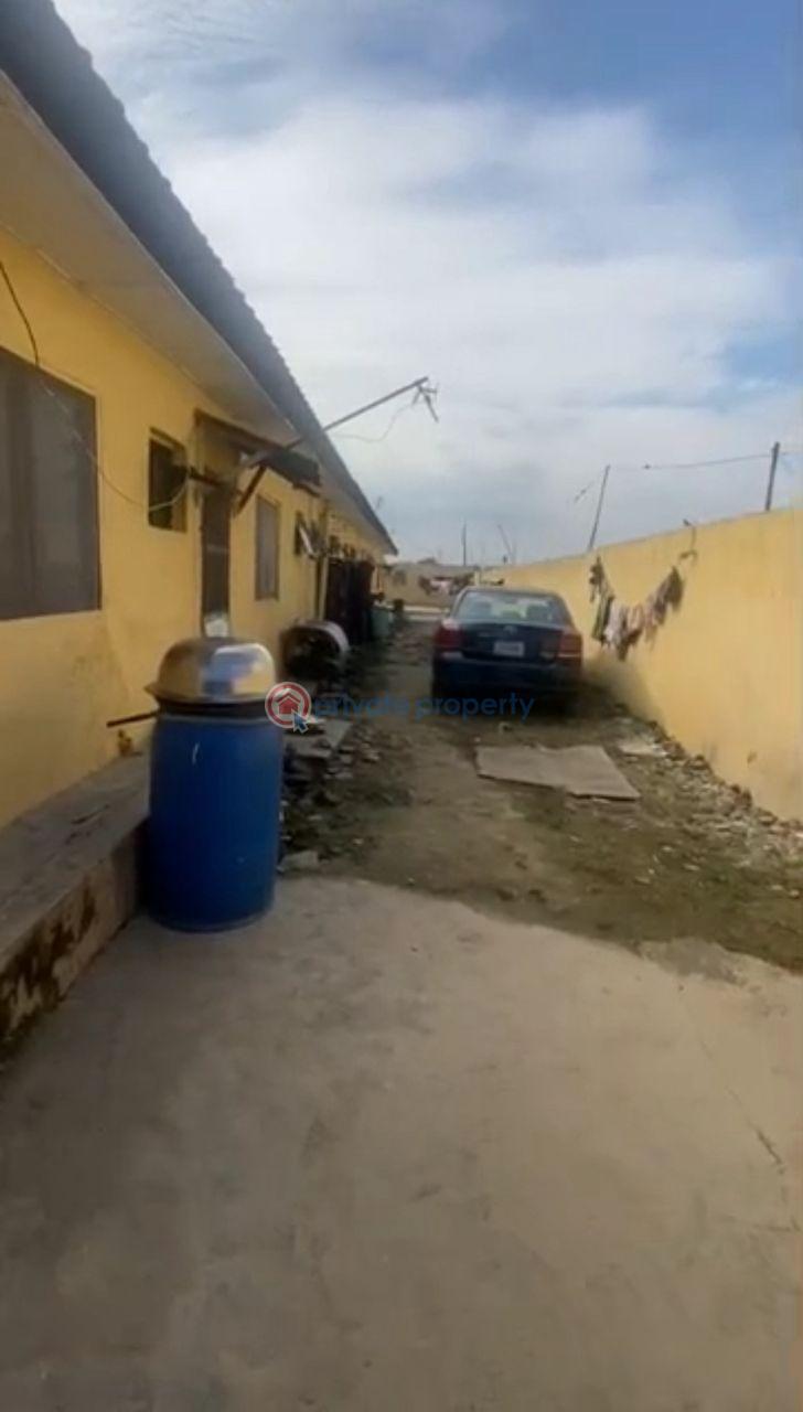 1 bedroom Mini Flat For Sale Off Yetunde Brown Street, Ifako Gbagada Lagos - 2