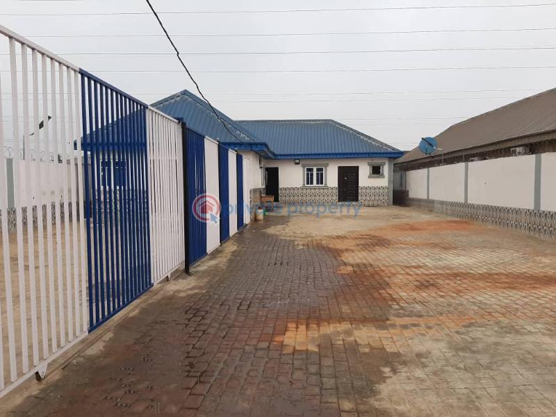 5 bedroom Bungalow For Sale Babs Animashahun St Surulere Lagos - 0