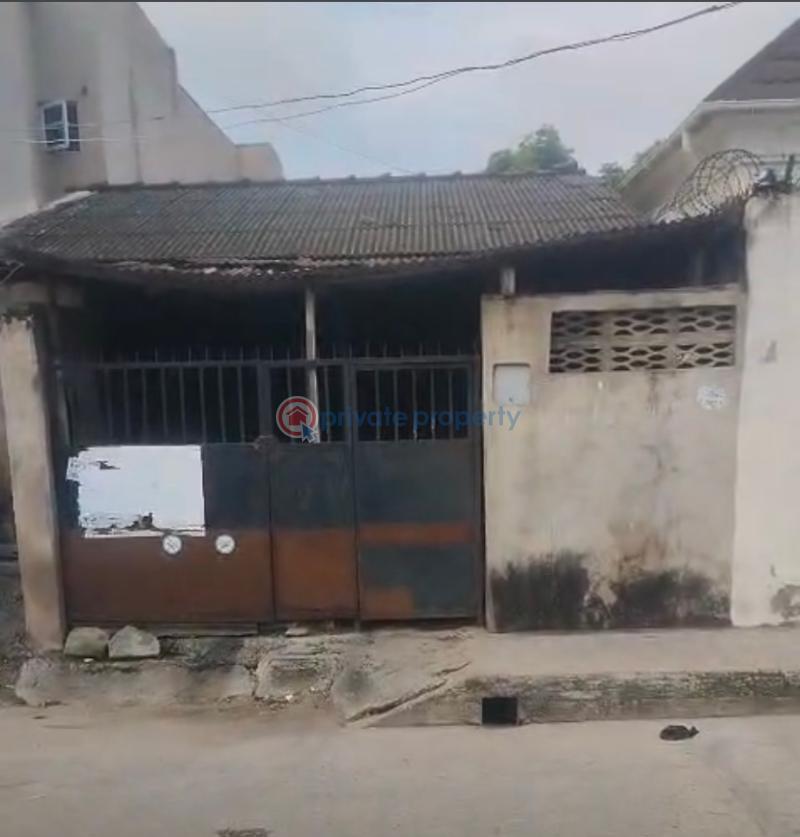4 bedroom Detached Bungalow For Sale Stadium Surulere Lagos