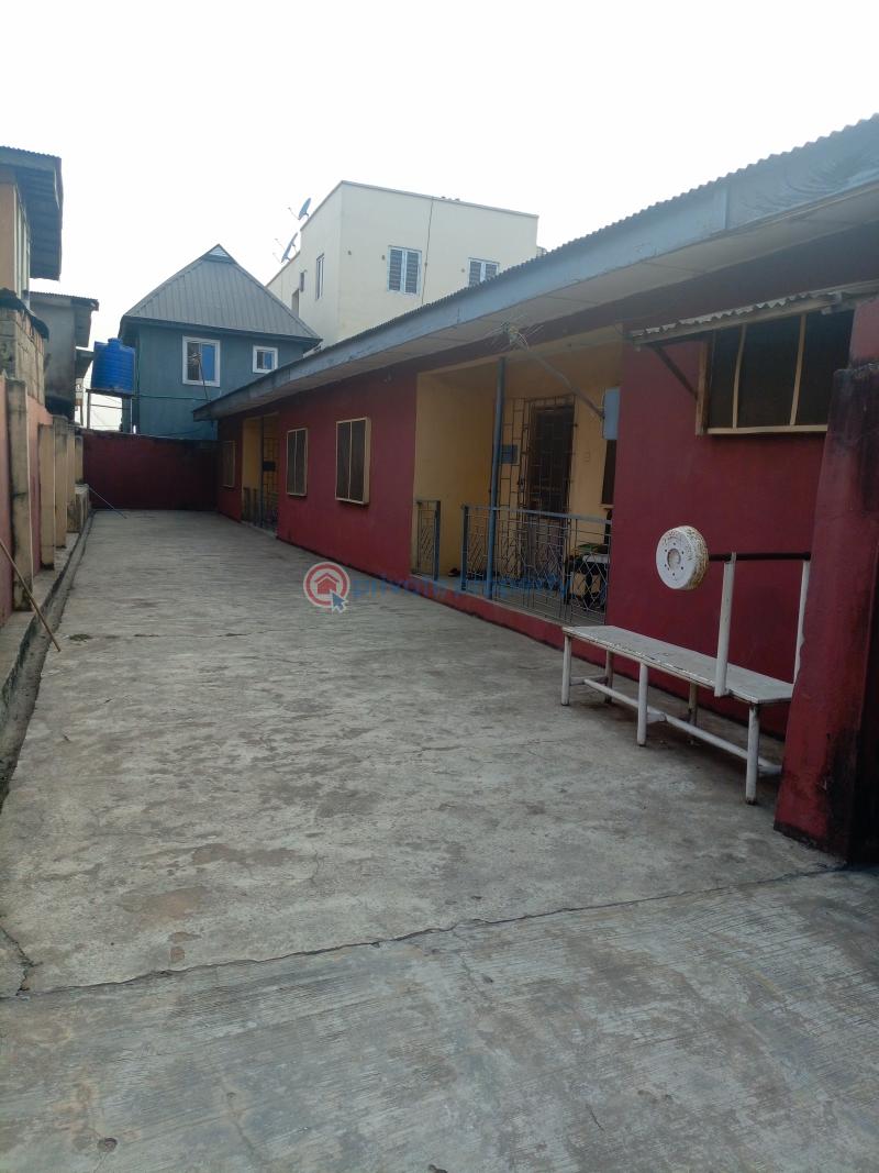 A bungalow with 2 units of 4-bedroom flats - 2 4 bedroom Block Of Flats For Sale Olowora Omole Phase 2 Ojodu Lagos - 2