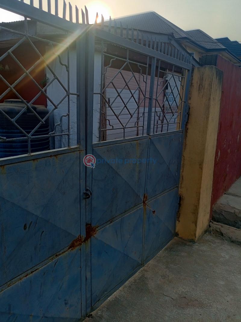 A bungalow with 2 units of 4-bedroom flats - 4 4 bedroom Block Of Flats For Sale Olowora Omole Phase 2 Ojodu Lagos - 4