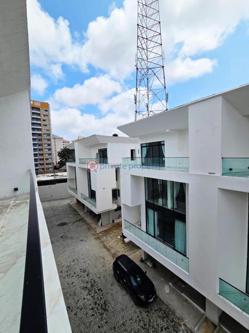 A captivating   4 bedroom semi-detached  duplex with bq, private elevator, communal pool & gym. - 4 4 bedroom Semi detached Duplex For Sale Ikoyi Lagos - 4