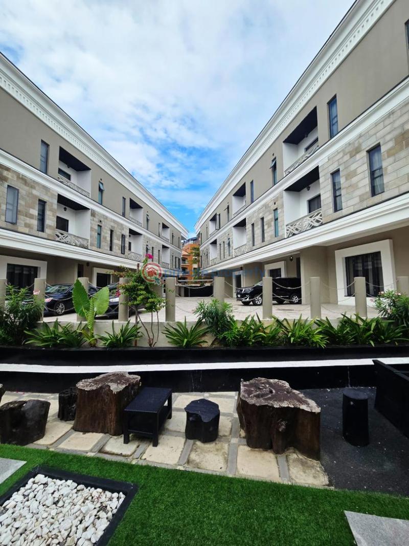 5 bedroom Terraced Duplex For Sale Lekki Lagos - 16