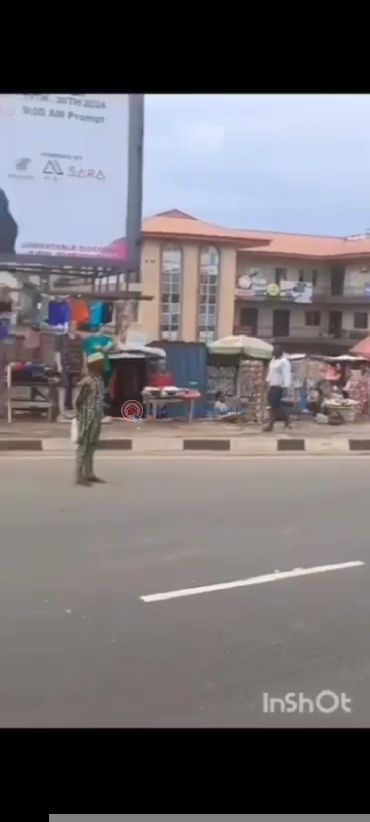 Mall/Complex/Plaza For Sale Mobil Junction At Ring Road Ibadan Oyo - 3