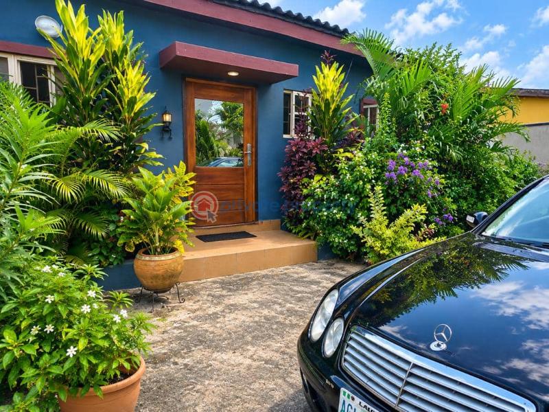 3 bedroom Detached Bungalow For Sale Jakande Estate Isolo Lagos