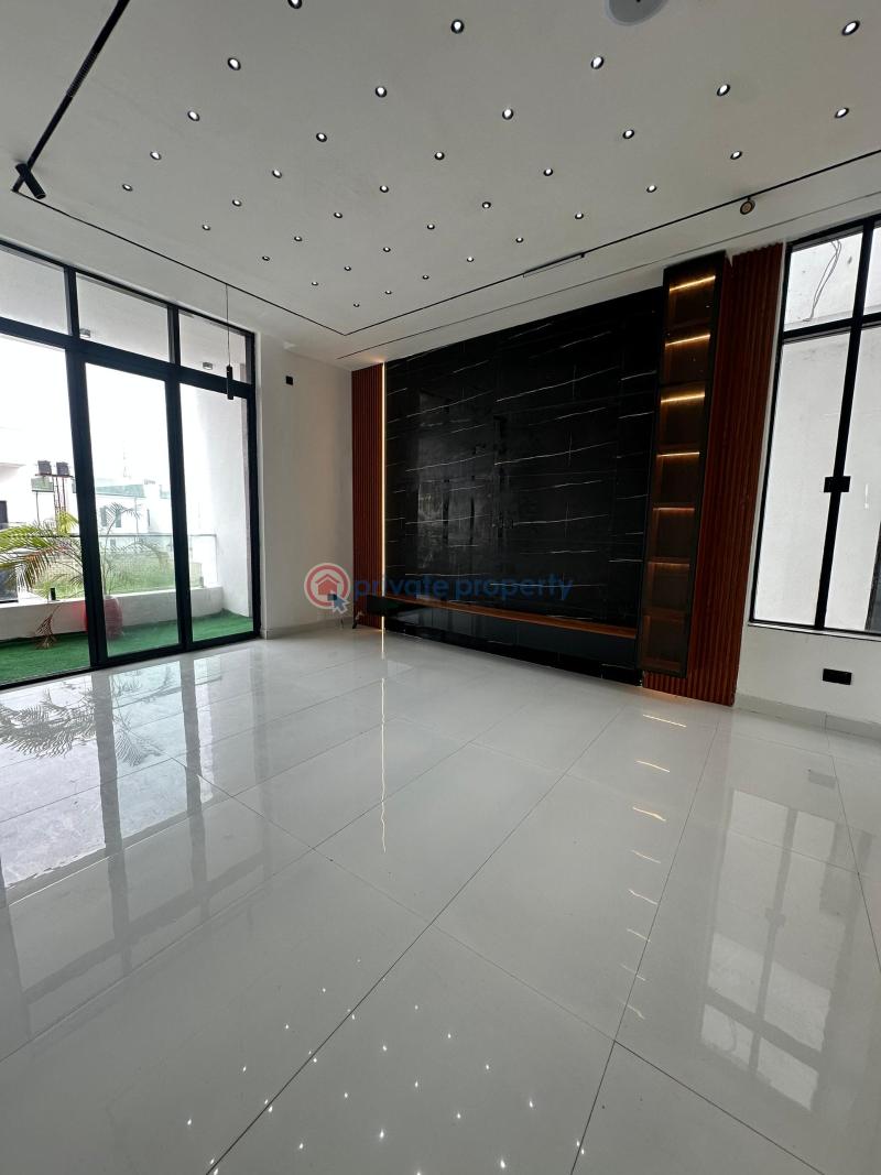 6 bedroom Detached Duplex For Sale Chevron Lekki Lekki Lagos - 5