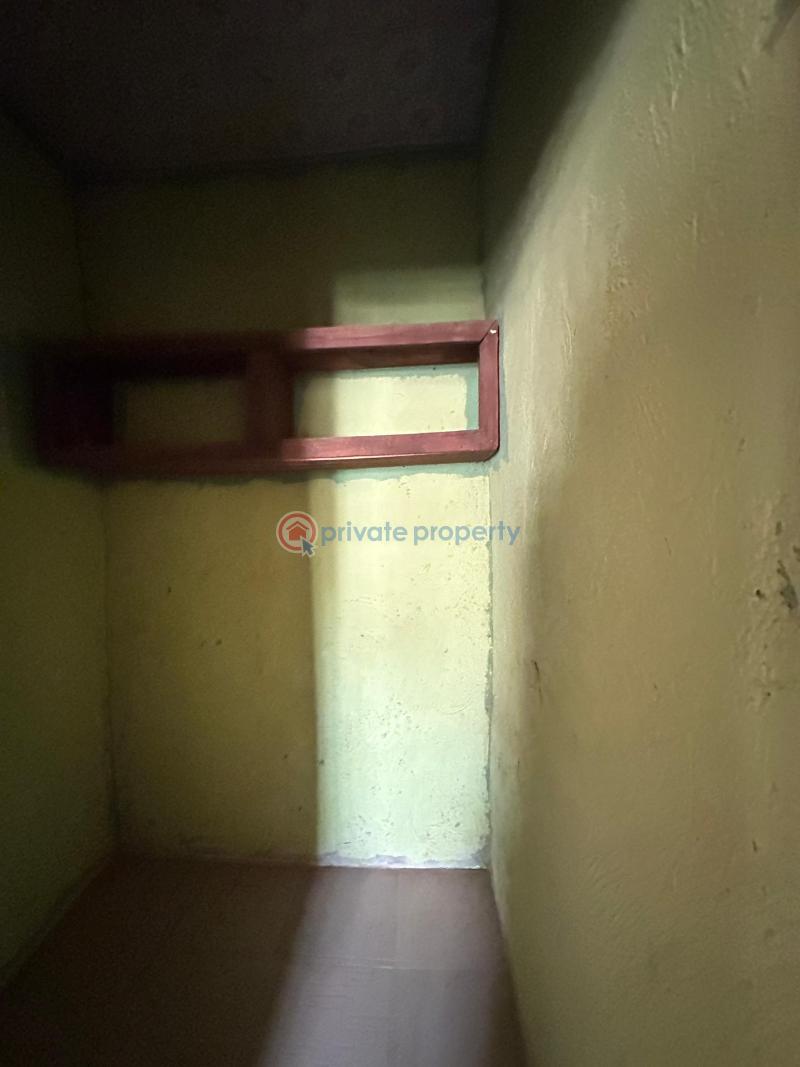 House For Sale Bobby Olofa, Akala Akobo, Ibadan. Ibadan Oyo - 2