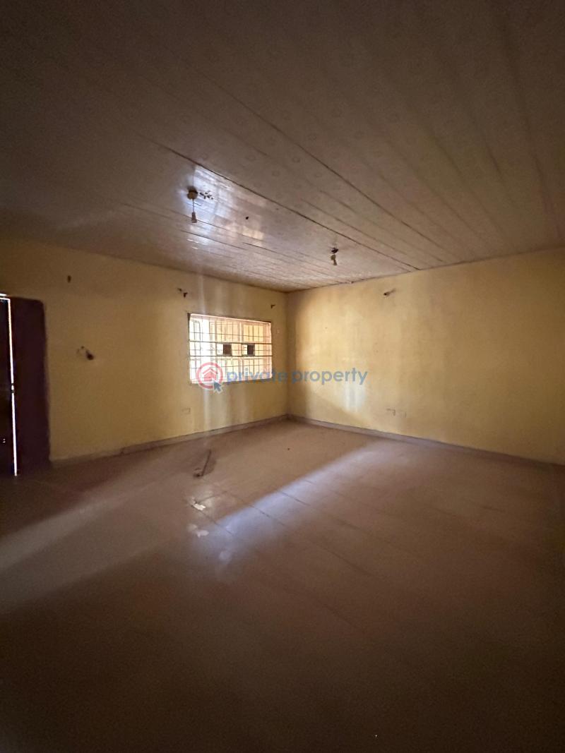 House For Sale Bobby Olofa, Akala Akobo, Ibadan. Ibadan Oyo - 8