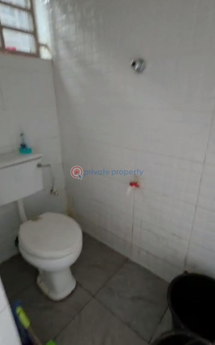 1 bedroom Self Contain For Rent Abule Ijesha  Yaba Lagos - 5