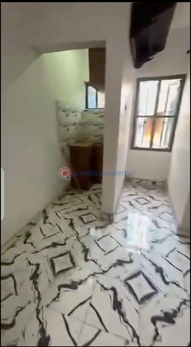 1 bedroom Self Contain For Rent Onipanu Shomolu Lagos - 2