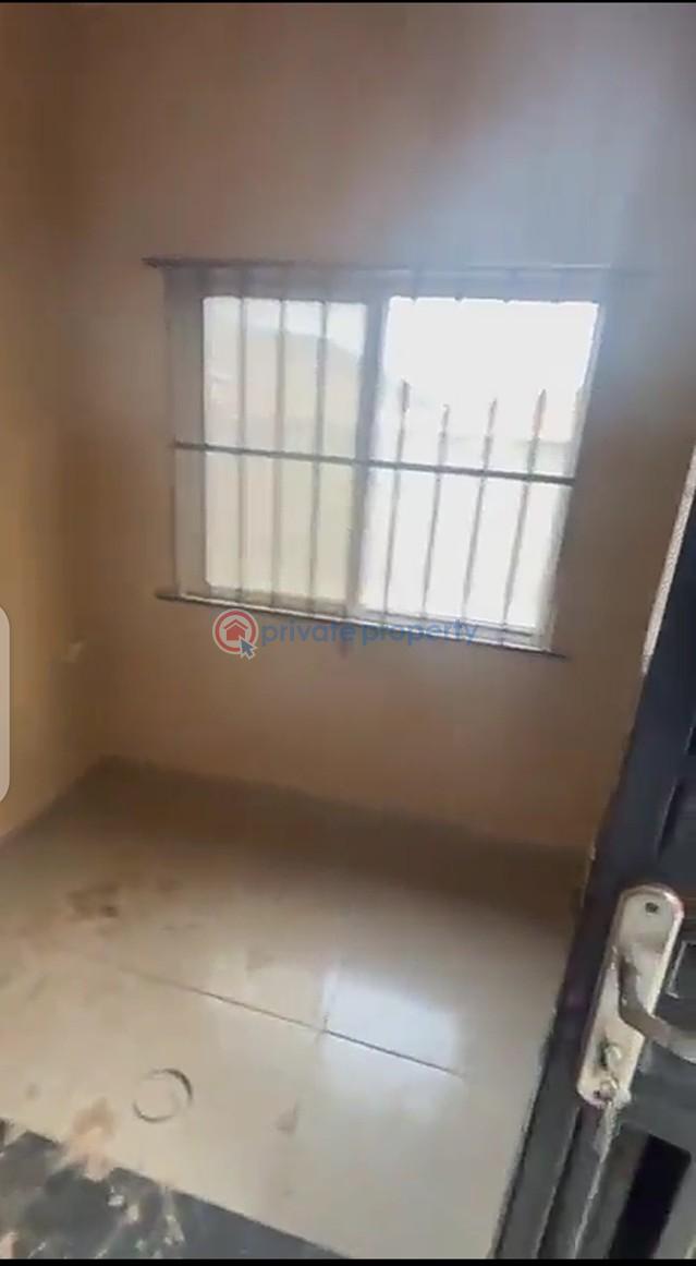 1 bedroom Self Contain For Rent Olorun Kemi Street, Off Bajulaiye Road Bariga Shomolu Lagos - 2