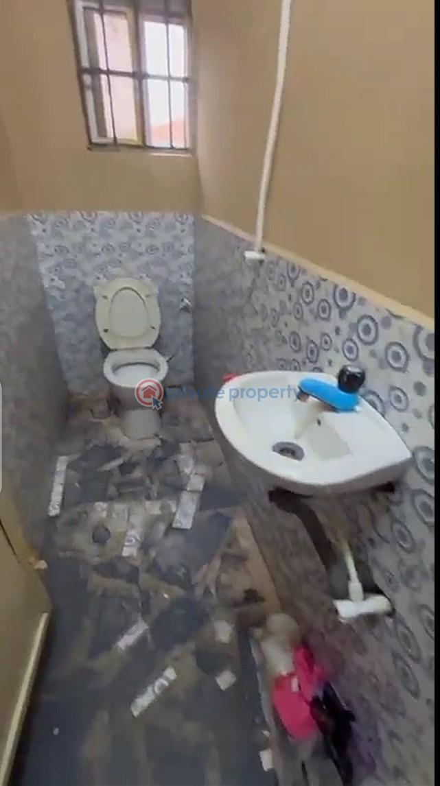 1 bedroom Self Contain For Rent Olorun Kemi Street, Off Bajulaiye Road Bariga Shomolu Lagos - 4