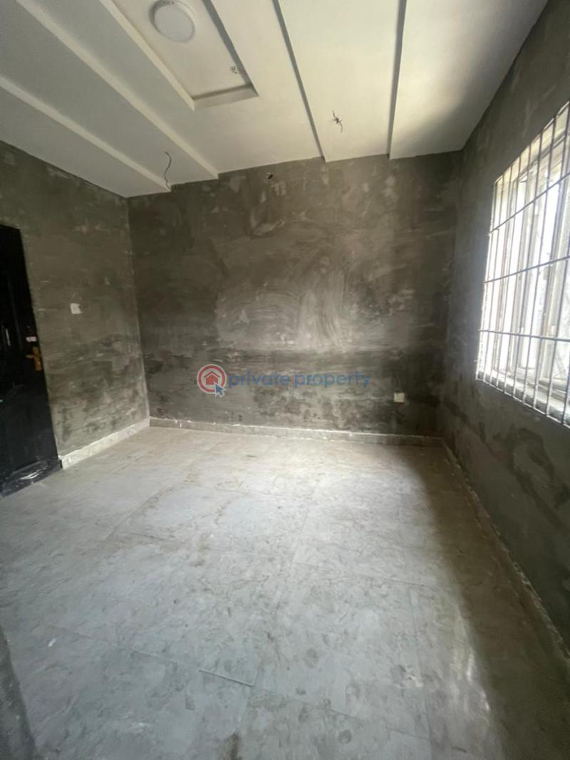 1 bedroom Self Contain For Rent Iwaya Yaba Lagos - 4