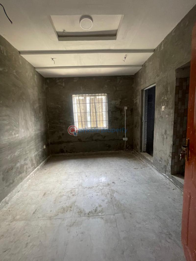 1 bedroom Self Contain For Rent Iwaya Yaba Lagos - 1