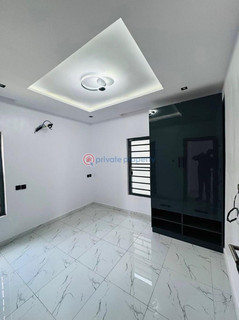 House For Rent Location : Carlton Gate Estate, Akobo, Ibadan. Ibadan Oyo - 9