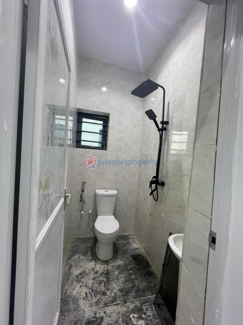 3 bedroom Detached Bungalow For Sale Abdulsalam Estate, Akala Way, Akobo Ibadan Oyo - 2