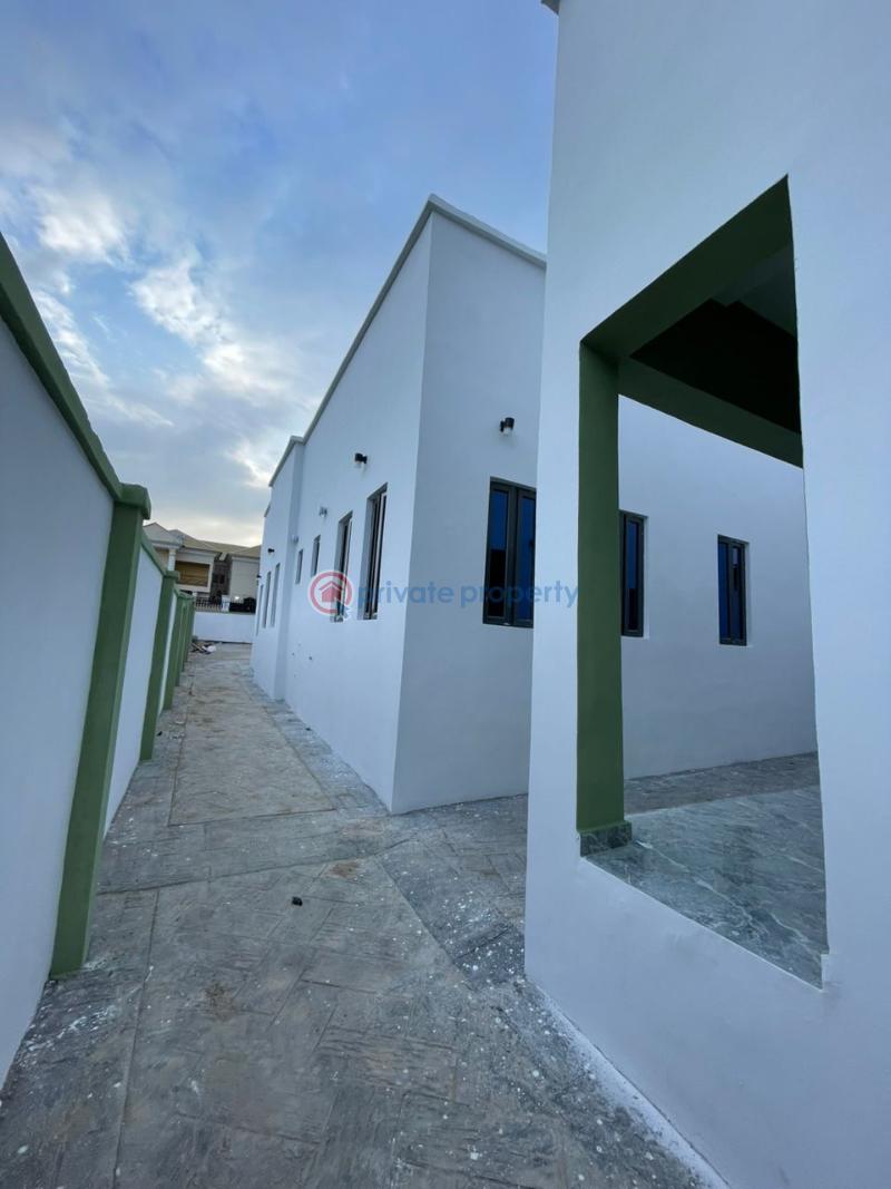3 bedroom Detached Bungalow For Sale Abdulsalam Estate, Akala Way, Akobo Ibadan Oyo - 11