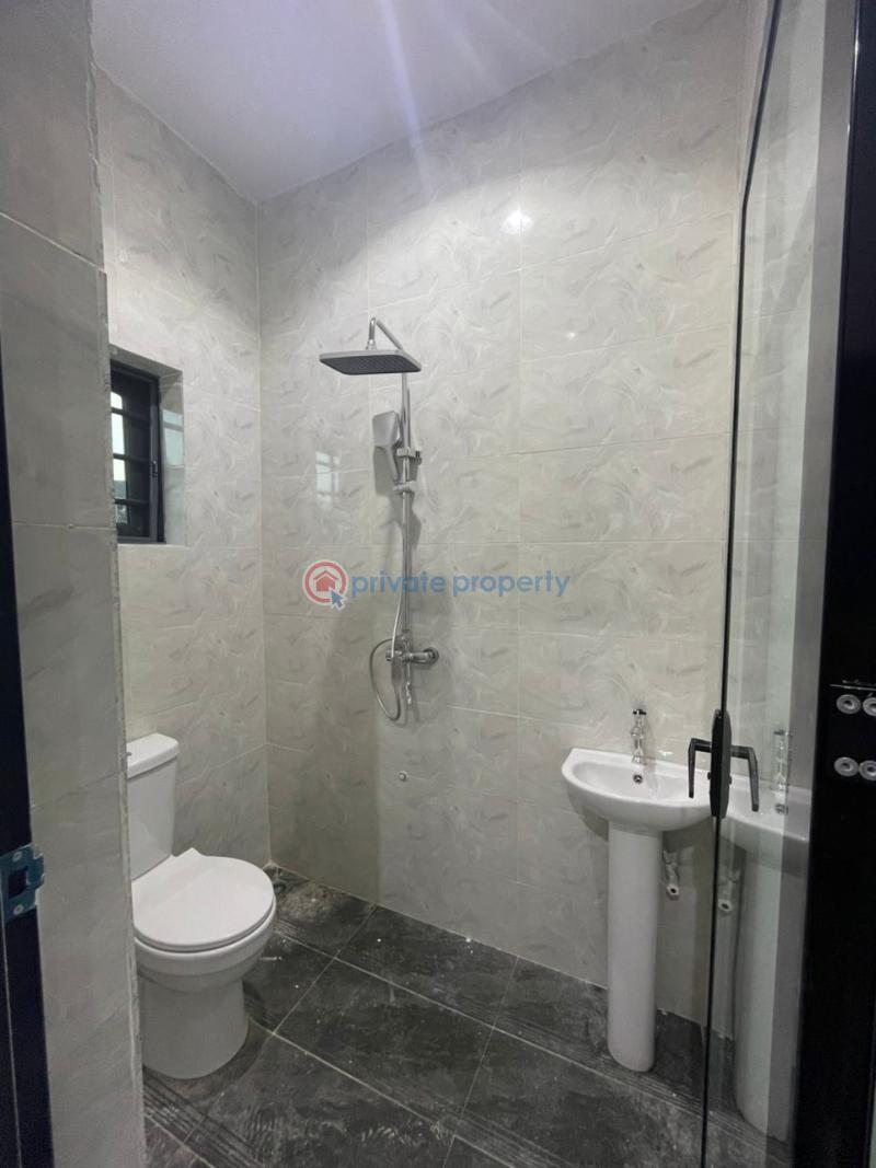 3 bedroom Detached Bungalow For Sale Abdulsalam Estate, Akala Way, Akobo Ibadan Oyo - 5