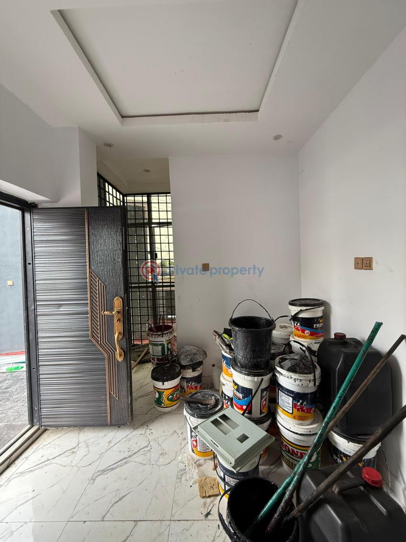 4 bedroom Detached Duplex For Sale Carlton Gate Estate, Kolapo Ishola Gra Akobo Ibadan Oyo - 3