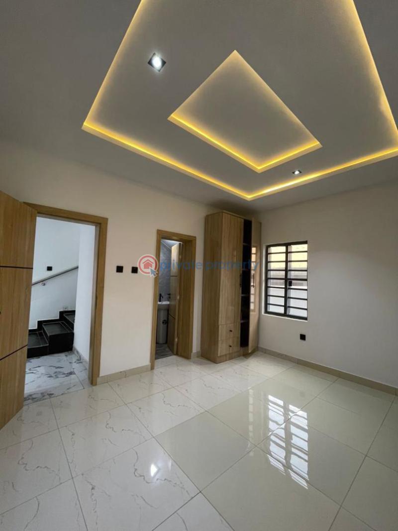 House For Sale Zone B, Akoto Estate, Elebu, Akala Express, Ibadan Ibadan Oyo - 2