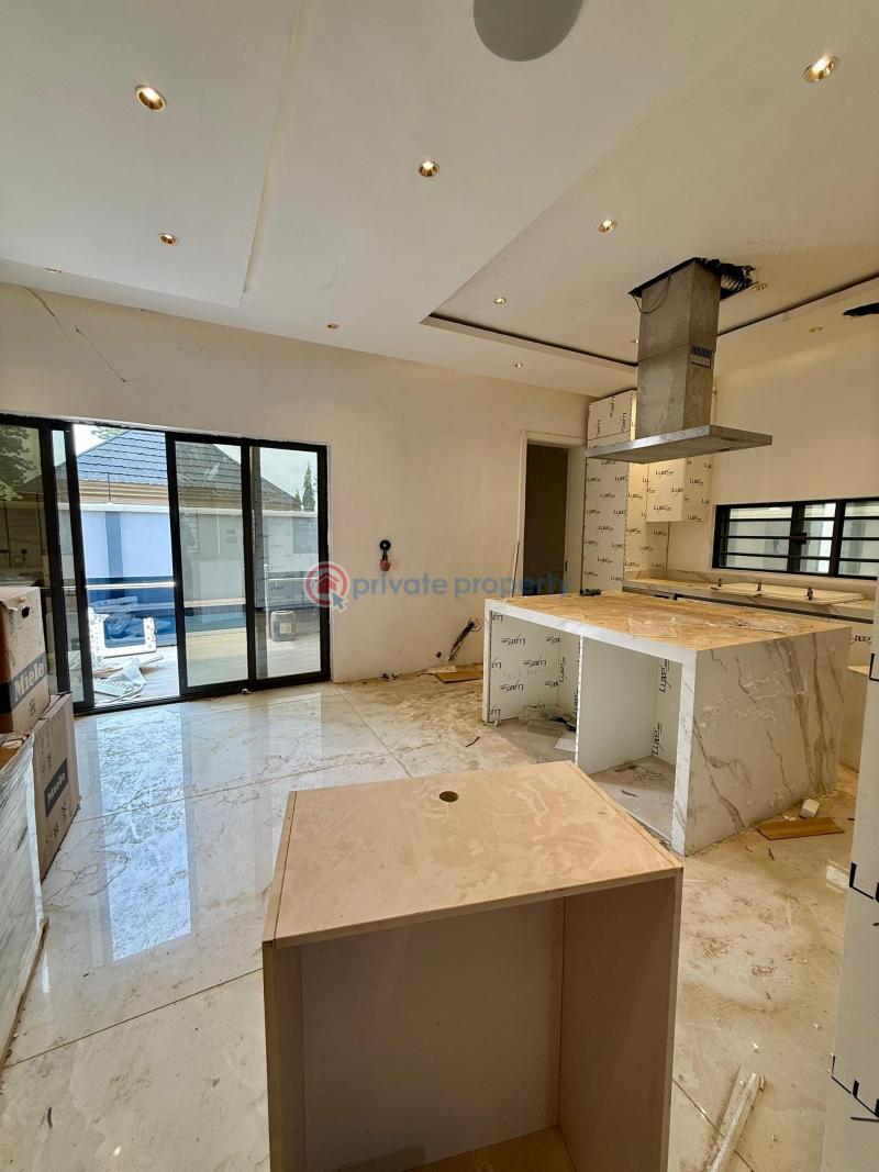 6 bedroom Detached Duplex For Sale Kolapo Ishola Gra Akobo Ibadan Oyo - 2