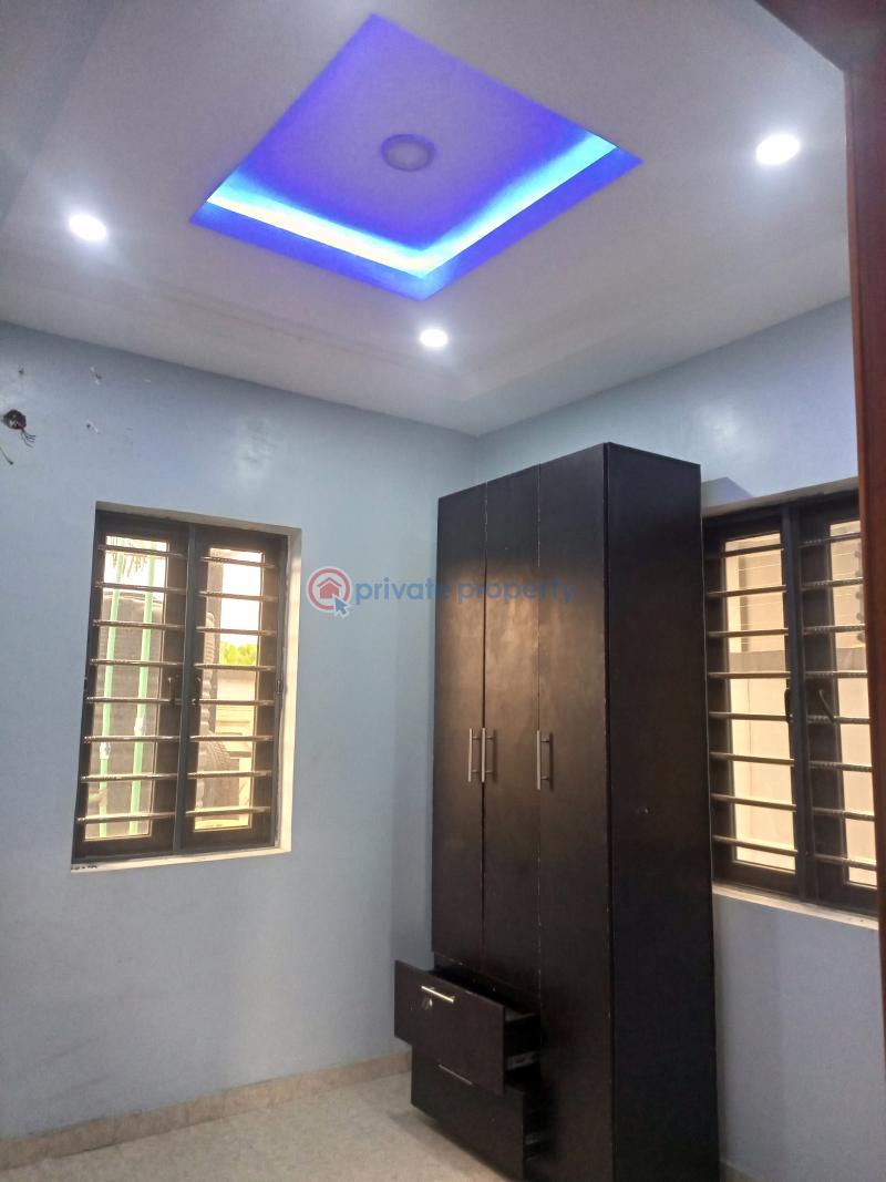 2 bedroom Block Of Flats For Rent Duduyemi Bucknor Estate. Jakande Axis. Bucknor Estate Isolo Lagos - 16