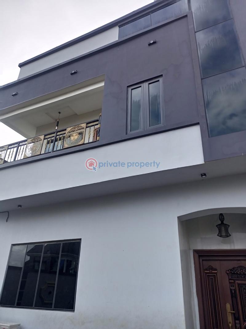 2 bedroom Block Of Flats For Rent Duduyemi Bucknor Estate. Jakande Axis. Bucknor Estate Isolo Lagos - 18