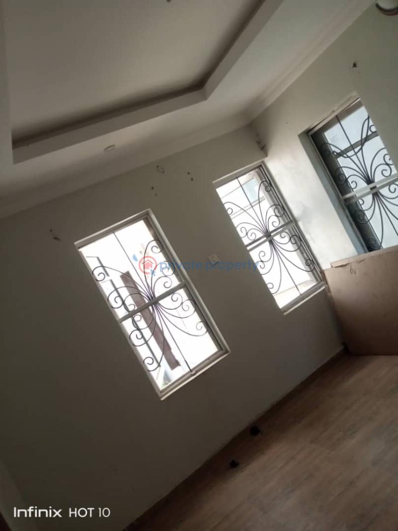 2 bedroom Block Of Flats For Rent Lawyer Oke Street, Elewure Akala Express Ibadan Oyo - 1