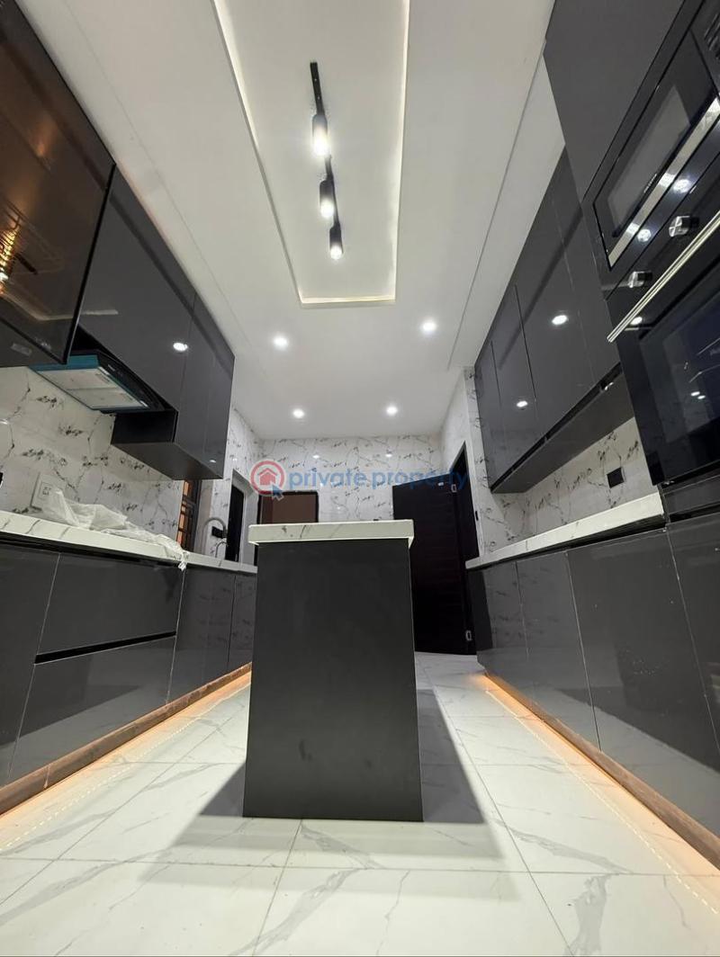 A fully detached 4-bedroom duplex - 1 4 bedroom Detached Duplex For Sale Palace Estate, Akala, Akobo Ibadan Oyo - 1