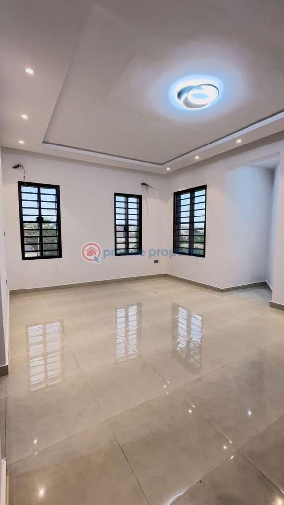 5 bedroom Detached Duplex For Sale Legacy Estate, Kolapo Ishola Gra, Ibadan Oyo - 10