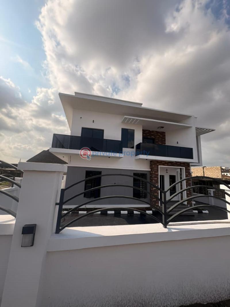 5 bedroom Detached Duplex For Sale Legacy Estate, Kolapo Ishola Gra, Ibadan Oyo - 1