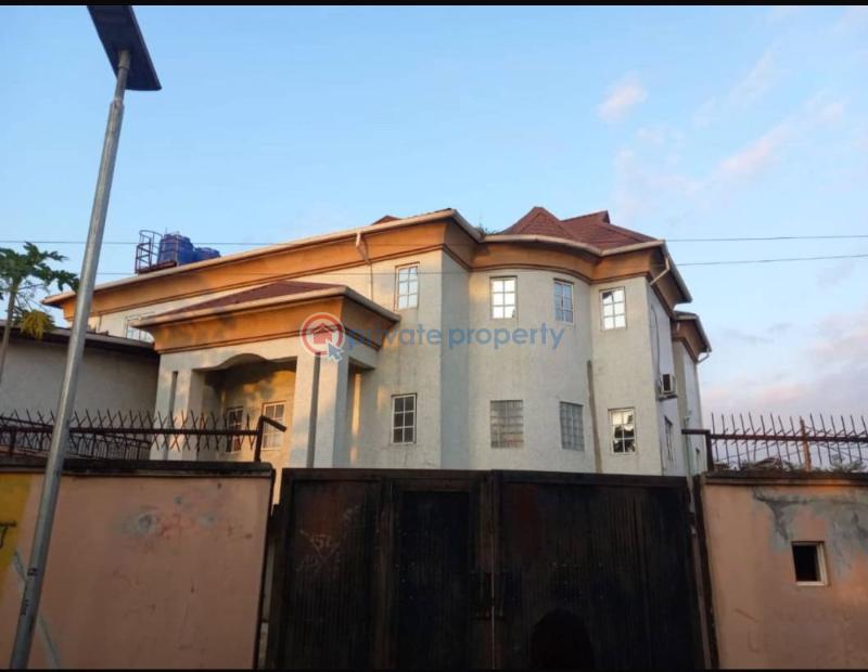 A fully detached 7 bedroom duplex with bq 7 bedroom Detached Duplex For Sale Surulere Lagos