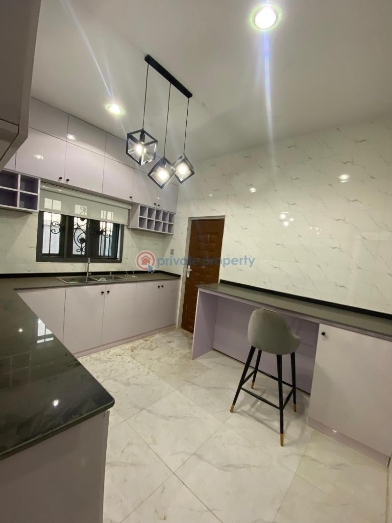 House For Rent Location : Fas Fas Bus Stop Before Gbagi Along Old Ife Road Beside Community Health Centre Ibadan Oyo - 9