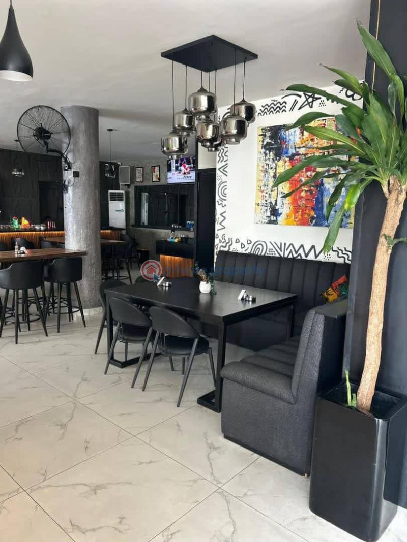 Restaurant/Bar For Rent Directly On Admiralty Way Lekki Phase 1 Lagos - 1