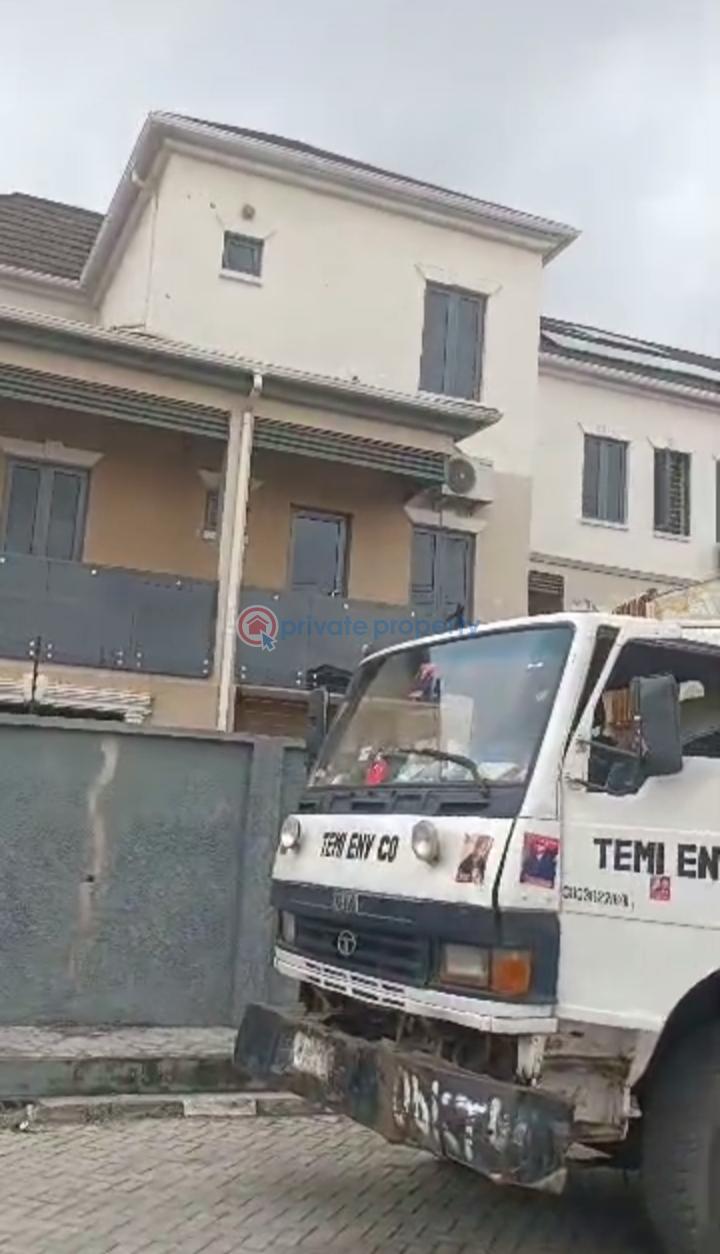 4 bedroom Bungalow For Sale Behind Alade Market Allen Avenue Ikeja Lagos - 2