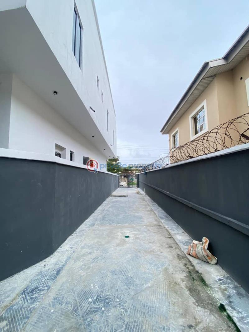 4 bedroom Semi detached Duplex For Sale Chevron Drive Lekki Lagos - 1