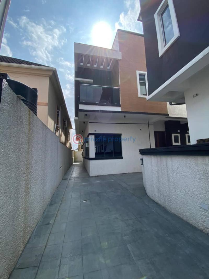 4 bedroom Semi detached Duplex For Sale Chevron Drive Lekki Lagos - 1