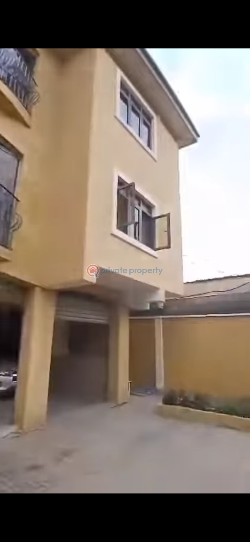 Townhouse For Sale Off Pedro Road, Gbagada Gbagada Lagos - 1