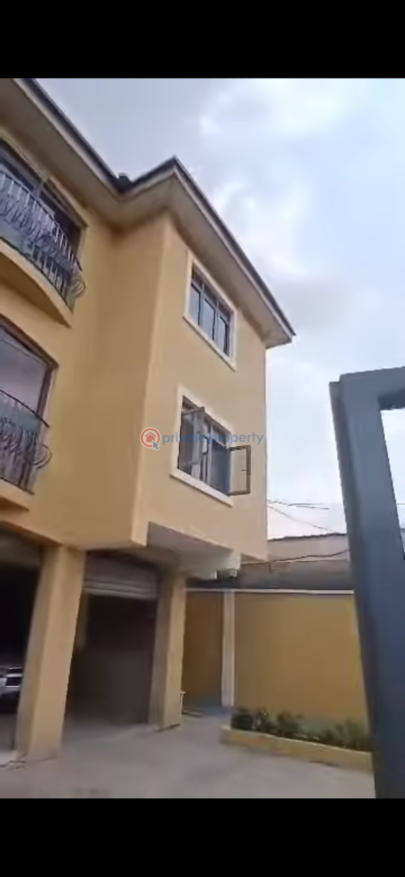 Townhouse For Sale Off Pedro Road, Gbagada Gbagada Lagos - 2