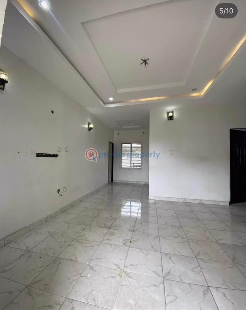 2 bedroom Block Of Flats For Rent Silver Point Estate Badore Ajah Lagos - 3
