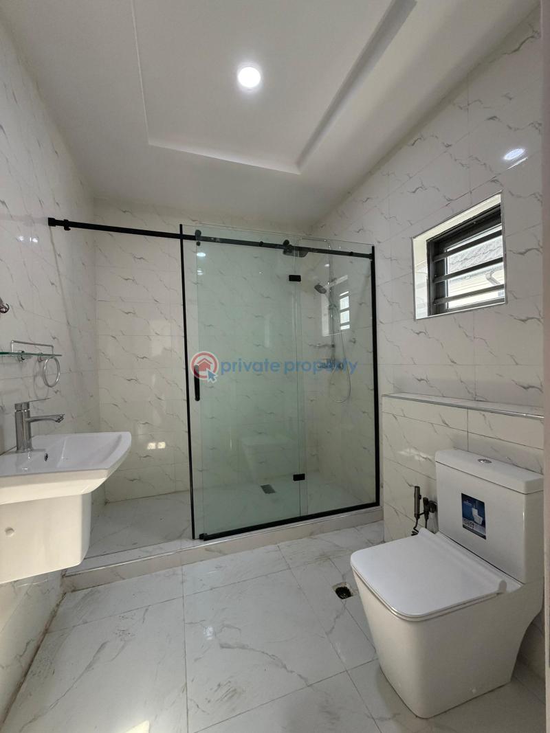 A luxury 5 bedroom detached duplex penthouse + bq + 10kva solar inverter - 15 5 bedroom Detached Duplex For Sale Yemoja Street, Oluyole, Ibadan Oyo - 15