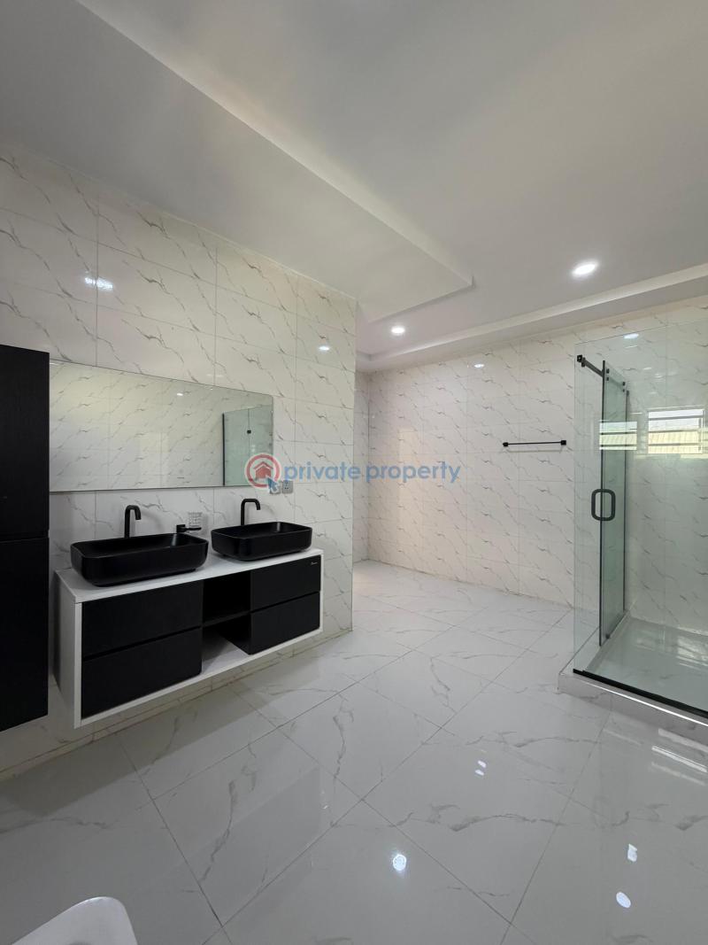 A luxury 5 bedroom detached duplex penthouse + bq + 10kva solar inverter - 7 5 bedroom Detached Duplex For Sale Yemoja Street, Oluyole, Ibadan Oyo - 7