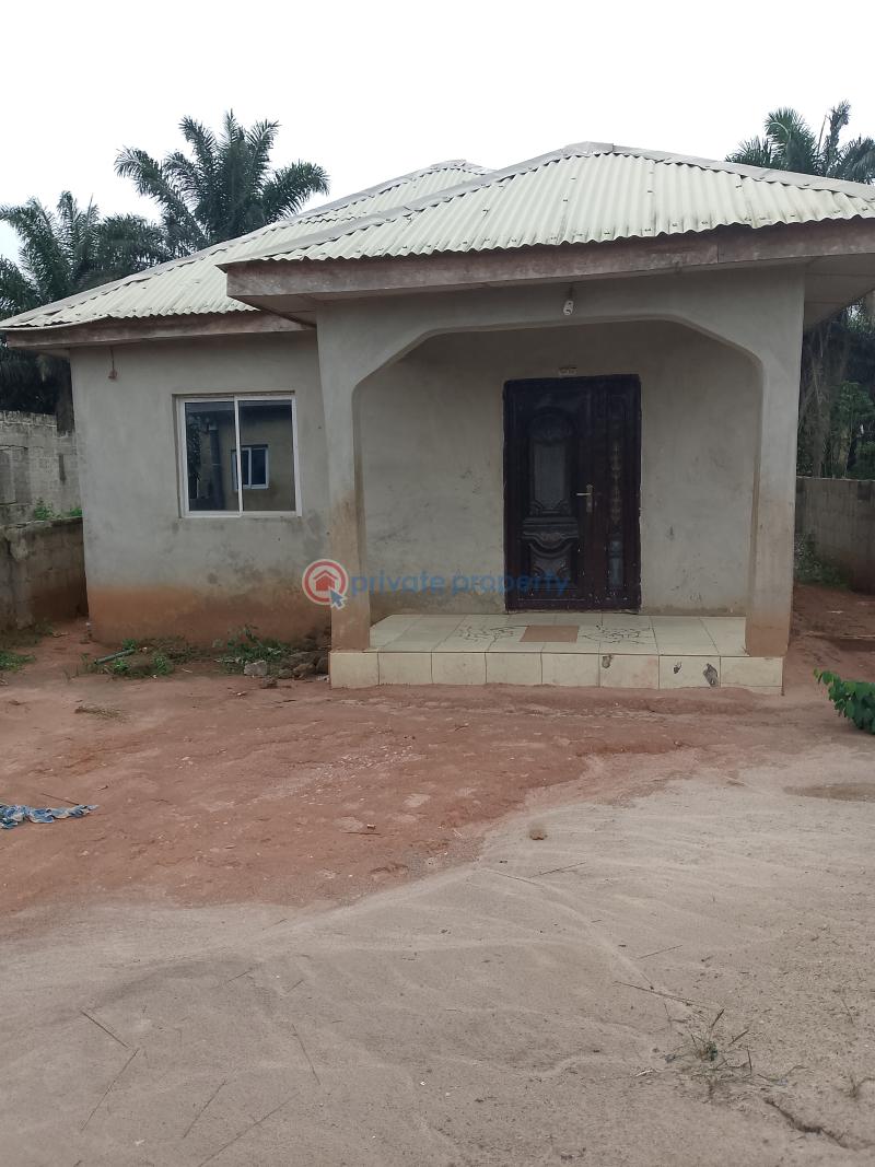3 bedroom Warehouse For Sale Off Ilaro Road, Oke Erinja Via Owode Bus Stop. Oba Obafemi Owode Ogun - 9