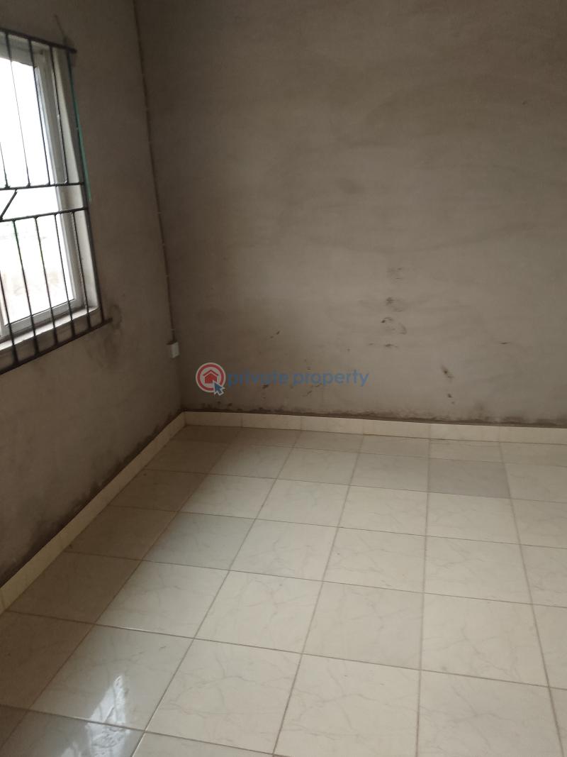 3 bedroom Warehouse For Sale Off Ilaro Road, Oke Erinja Via Owode Bus Stop. Oba Obafemi Owode Ogun - 5