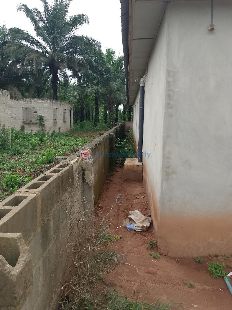 3 bedroom Warehouse For Sale Off Ilaro Road, Oke Erinja Via Owode Bus Stop. Oba Obafemi Owode Ogun - 10