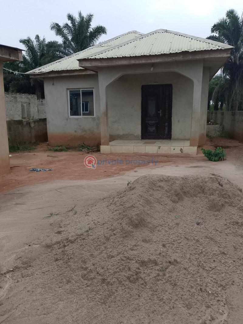 3 bedroom Warehouse For Sale Off Ilaro Road, Oke Erinja Via Owode Bus Stop. Oba Obafemi Owode Ogun - 12