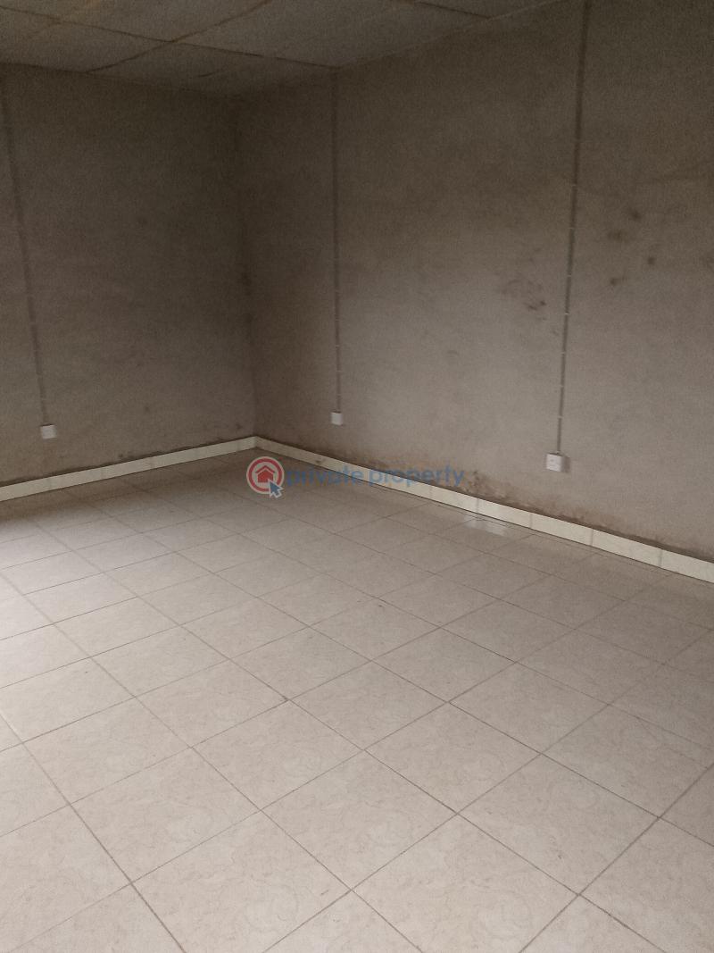 3 bedroom Warehouse For Sale Off Ilaro Road, Oke Erinja Via Owode Bus Stop. Oba Obafemi Owode Ogun - 2