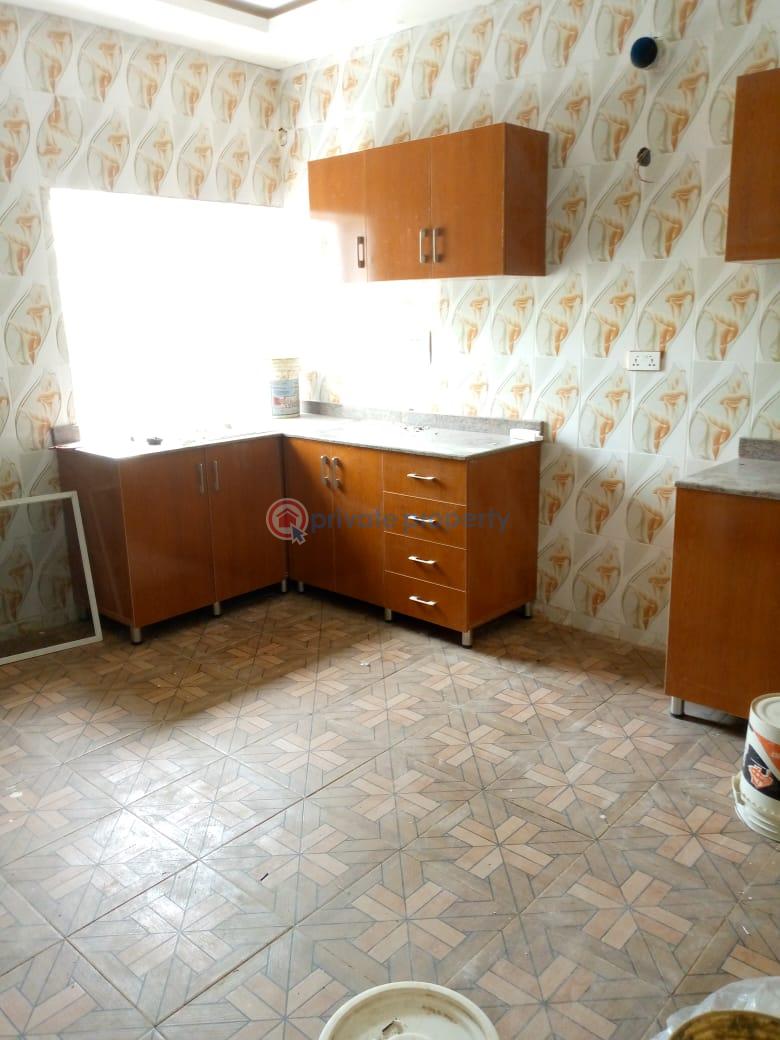 For rent 3 bedroom Flat & Apartment Kings Park Estate Games Village