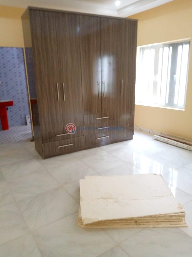 For rent 3 bedroom Flat & Apartment Kings Park Estate Games Village