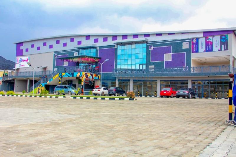 Mall/Complex/Plaza For Sale Ikota Lekki Lagos - 0